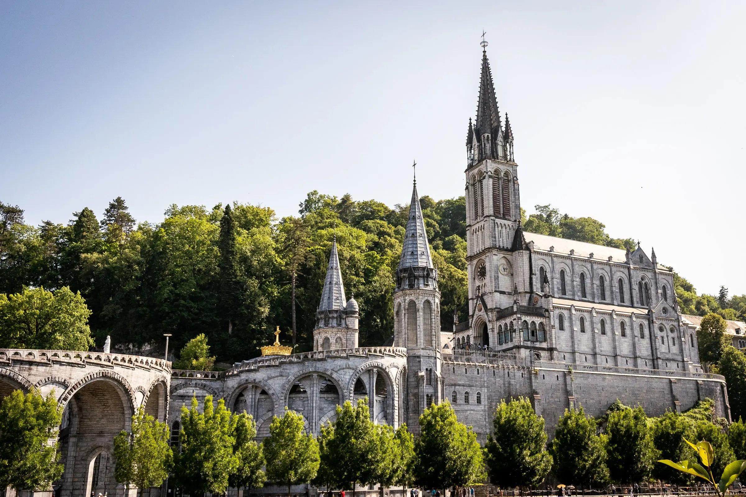 Peregrinación a Lourdes con la Iglesia de Santa María de Montalegre de Barcelona